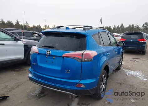 2017 Toyota Rav4 Xle z USA, uszkodzony, nr VIN JTMRFREV8HJ108192